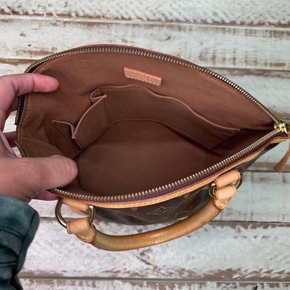 Louis Vuitton Lock It - Picture 6 of 7